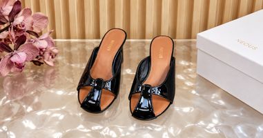 Are Neous Mules Comfortable and Practical for Everyday Wear?