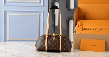 Louis Vuitton Squire PM vs Squire East-West:Which Size Works Better Every Day?
