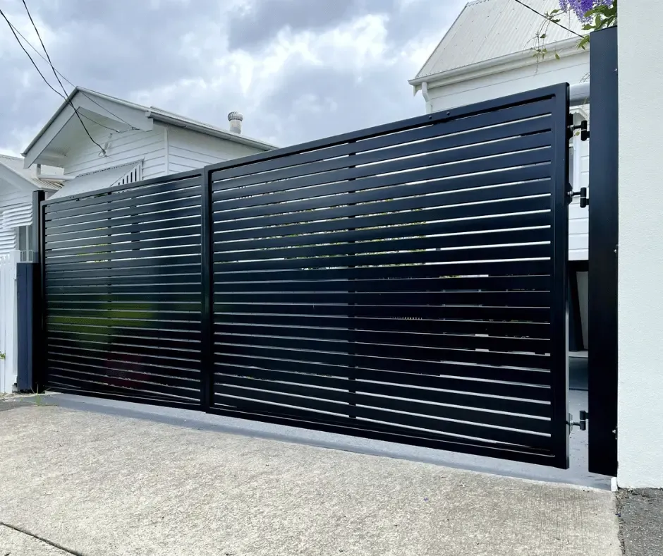 Dual swing aluminium gate