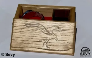 Coffret à bijoux personnalisé avec marqueterie. Sevy Créations Bois, Artisanat suisse