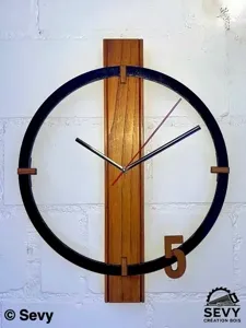 Horloge murale en bois personnalisée