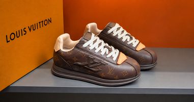 <p>LV ButterSoft vs LV Trainer Louis Vuitton Men Sneakers Are Easier to Wear Repeatedly?</p>