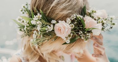 Selecting your Bridal Bouquet and Floral Accents