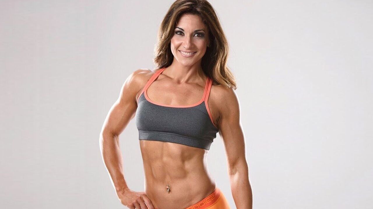 Women s strength. Фит женщины. Мэгги Корсо. Джустина фит. Maggie Corso Beauty muscle.