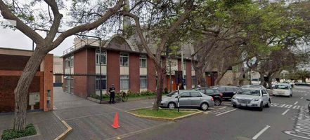 Coronas, lágrimas y Arreglos fúnebres para el Velatorio Parroquia Santa María Reina (San Isidro)