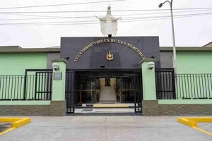 Coronas Fúnebres, Lágrimas y Arreglos al Velatorio Hospital Militar (Jesús María)