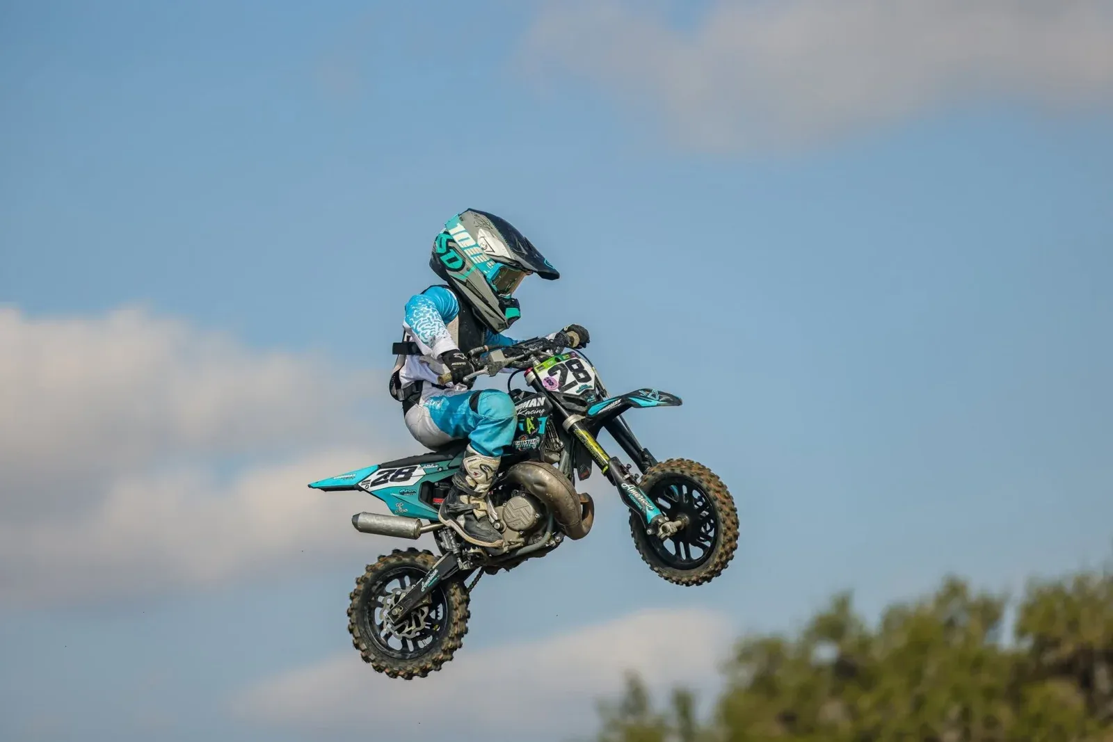 #28 in the air on a Donks Designs kit